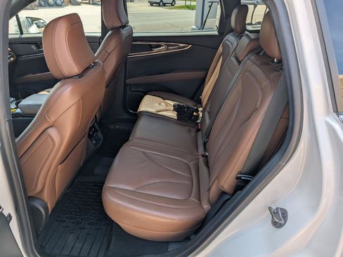 Used 2022 Lincoln Nautilus Reserve AWD/4WD image 11