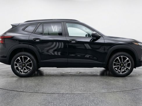 Used 2025 Chevrolet TrailBlazer LT image 11