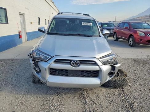 Used 2022 Toyota 4Runner SR5 AWD/4WD image 5