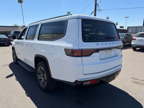 Used 2024 Jeep Wagoneer L Series II image 7