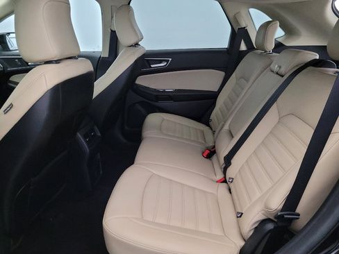 Used 2020 Ford Edge SEL image 18