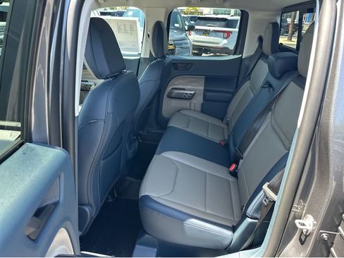 Used 2025 Ford Maverick Lariat AWD/4WD image 17