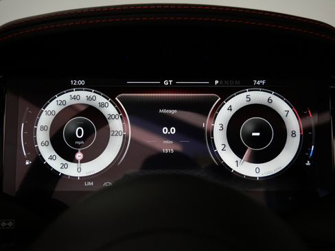 Used 2025 Aston Martin DB12 Convertible RWD image 22