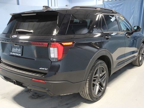 Used 2025 Ford Explorer ST-Line w/ ST-Line Street Pack image 30