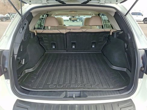 Used 2017 Subaru Outback 2.5i Premium image 28