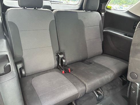 Used 2019 Chevrolet Traverse LT FWD image 13