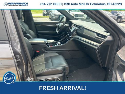 Used 2023 Jeep Grand Cherokee L Overland w/ Advanced Protech Group III AWD/4WD image 12