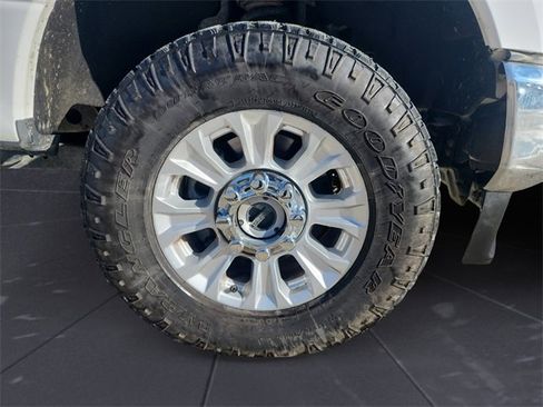 Used 2022 Ford F250 XLT image 9