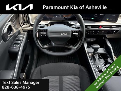 New 2026 Kia Sorento LX FWD image 21