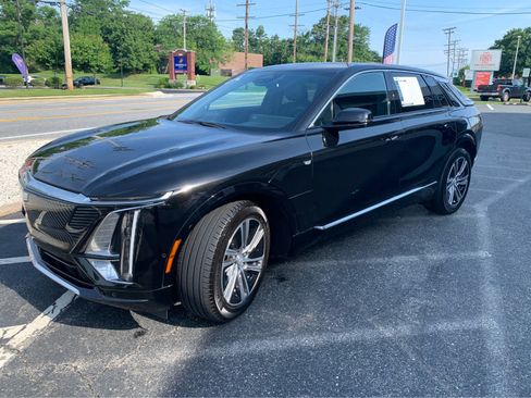 Used 2024 Cadillac Lyriq Luxury w/ LPO, Floor Liner Package AWD/4WD image 3