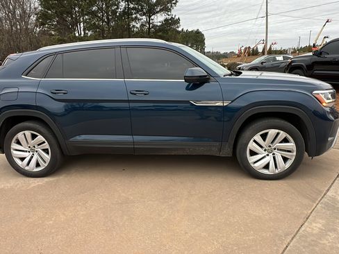 Used 2023 Volkswagen Atlas Cross Sport SE image 7