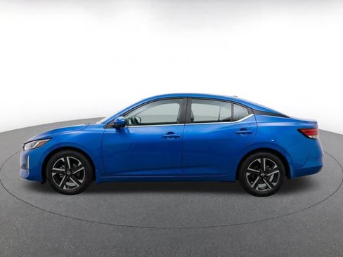 Used 2025 Nissan Sentra SV FWD image 4