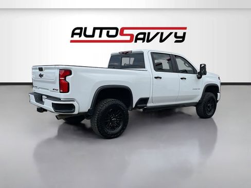 Used 2024 Chevrolet Silverado 2500 ZR2 w/ Technology Package AWD/4WD image 7