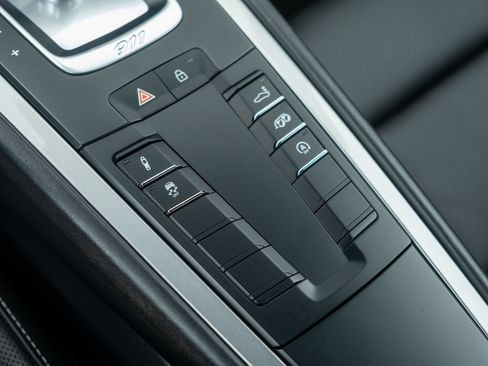 Certified 2019 Porsche 911 Carrera 4S AWD/4WD image 34