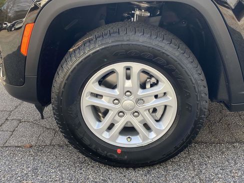 New 2025 Jeep Grand Cherokee Laredo image 15