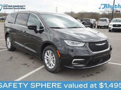 New 2026 Chrysler Pacifica Select