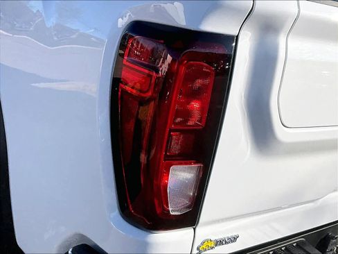 Used 2025 GMC Sierra 2500 SLE w/ SLE Convenience Package image 30