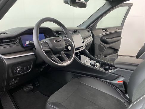 New 2026 Jeep Grand Cherokee Altitude AWD/4WD image 2