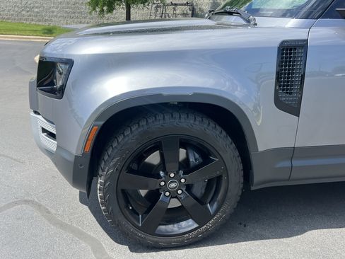 Certified 2023 Land Rover Defender 90 SE image 14