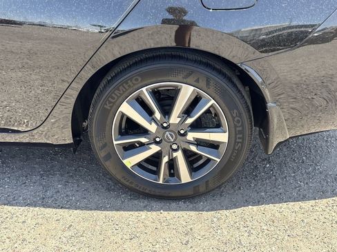 New 2025 Nissan Versa SV w/ Trunk Package image 9