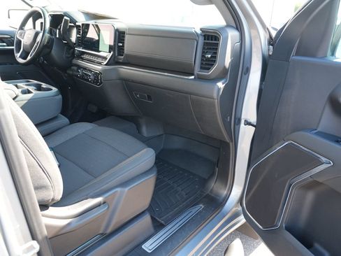 Used 2024 Chevrolet Silverado 1500 LT AWD/4WD image 28