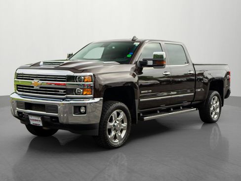 Used 2018 Chevrolet Silverado 2500 LTZ w/ Duramax Plus Package AWD/4WD image 3