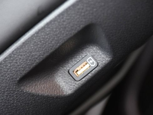 Used 2024 Kia Carnival LX FWD image 22