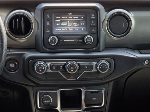 Used 2019 Jeep Wrangler Unlimited Sport image 13