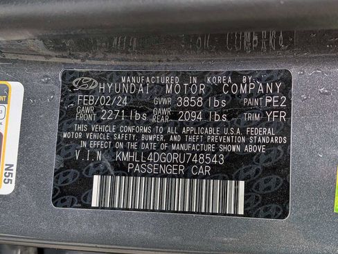 Used 2024 Hyundai Elantra SE image 30