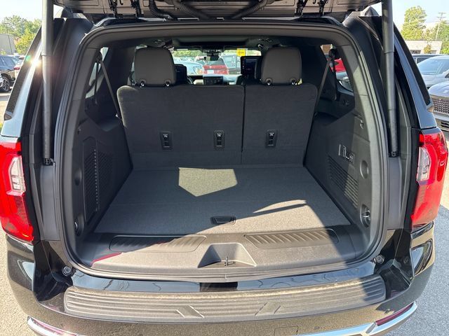 New 2026 GMC Yukon XL Elevation w/ Elevation Premium Package AWD/4WD image 9