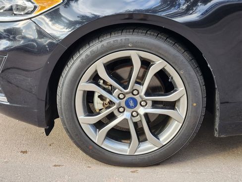 Used 2020 Ford Fusion SEL image 10