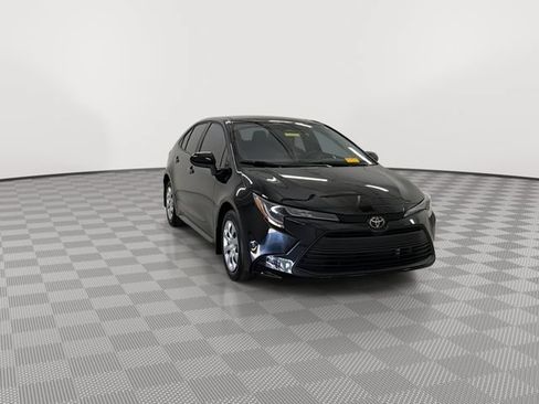 Used 2026 Toyota Corolla LE FWD image 2