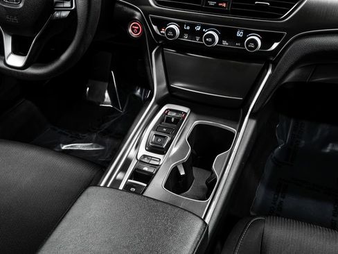 Used 2019 Honda Accord Hybrid image 16