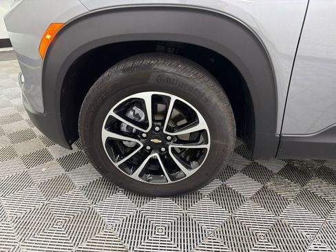 Used 2025 Chevrolet TrailBlazer LT FWD image 11