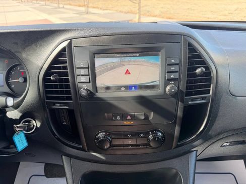 Used 2021 Mercedes-Benz Metris image 24