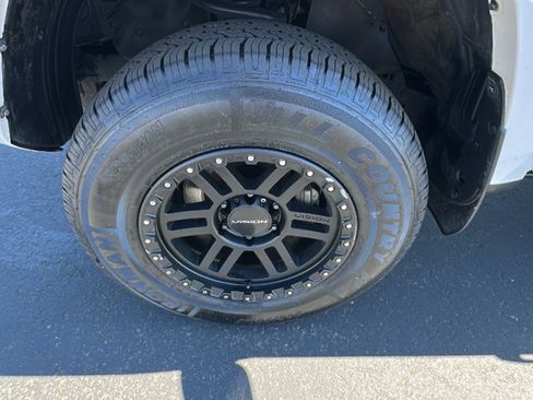 Used 2023 Toyota 4Runner TRD Off-Road Premium image 9