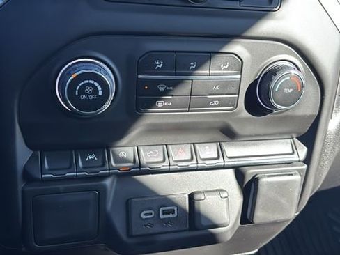 Used 2023 Chevrolet Silverado 1500 Custom image 25