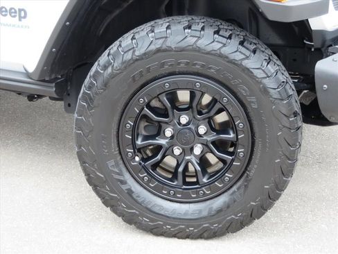 Used 2023 Jeep Wrangler Unlimited Rubicon 4xe image 7