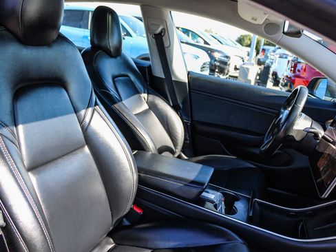 Used 2018 Tesla Model 3 Mid Range image 16