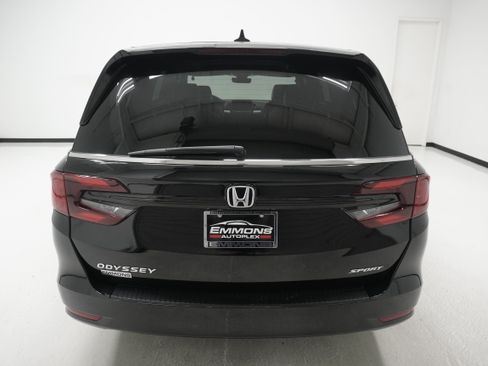 Used 2024 Honda Odyssey Sport image 5