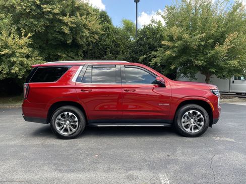 Used 2025 Chevrolet Tahoe LT w/ Comfort Package AWD/4WD image 10
