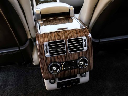 Used 2019 Land Rover Range Rover Long Wheelbase Supercharged image 36