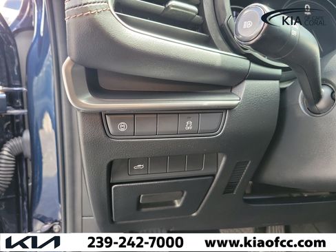 Used 2020 MAZDA MAZDA3 Sedan FWD image 21