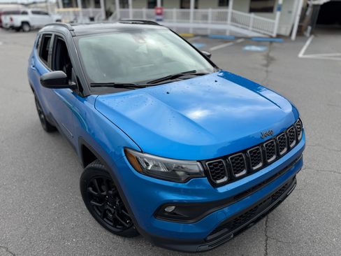Used 2024 Jeep Compass Latitude w/ Altitude Special Edition AWD/4WD image 13