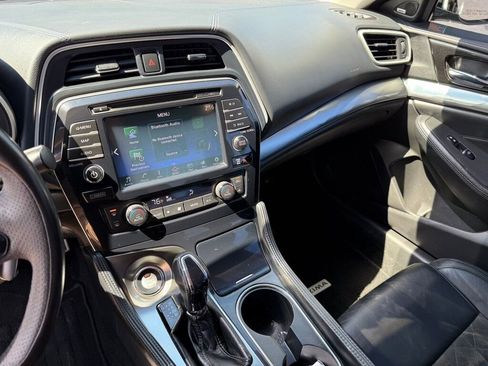 Used 2017 Nissan Maxima SR w/ Midnight Edition image 26