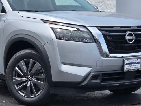 Used 2025 Nissan Pathfinder SV AWD/4WD image 3