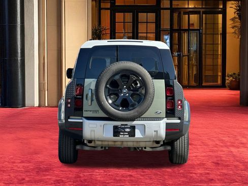 Used 2020 Land Rover Defender 110 HSE image 11