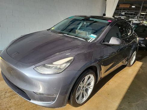 Used 2021 Tesla Model Y Long Range AWD/4WD image 3
