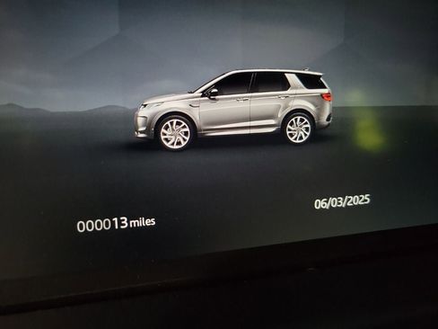 New 2025 Land Rover Discovery Sport Dynamic SE image 18