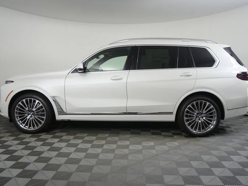Used 2027 BMW X7 xDrive40i w/ Premium Package AWD/4WD image 6